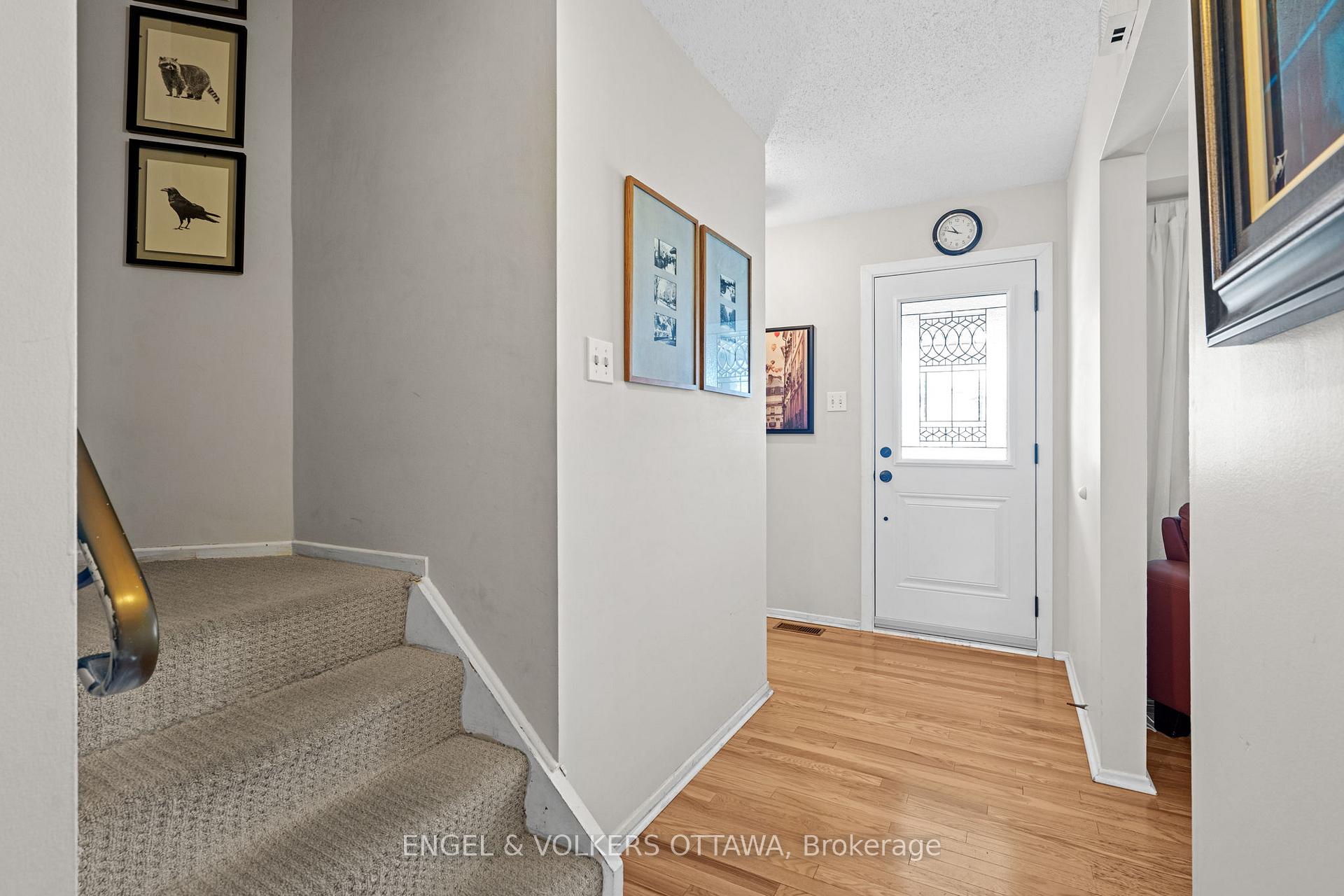 Photo 6 of 96 Craig Henry Drive, Ottawa, Craig Henry/Woodvale — HOMEH
