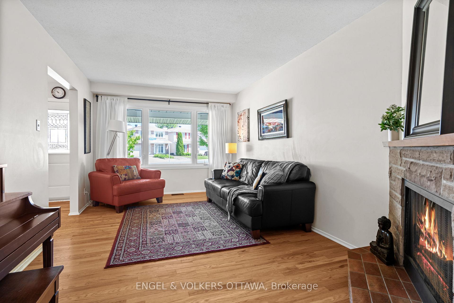 Photo 10 of 96 Craig Henry Drive, Ottawa, Craig Henry/Woodvale — HOMEH
