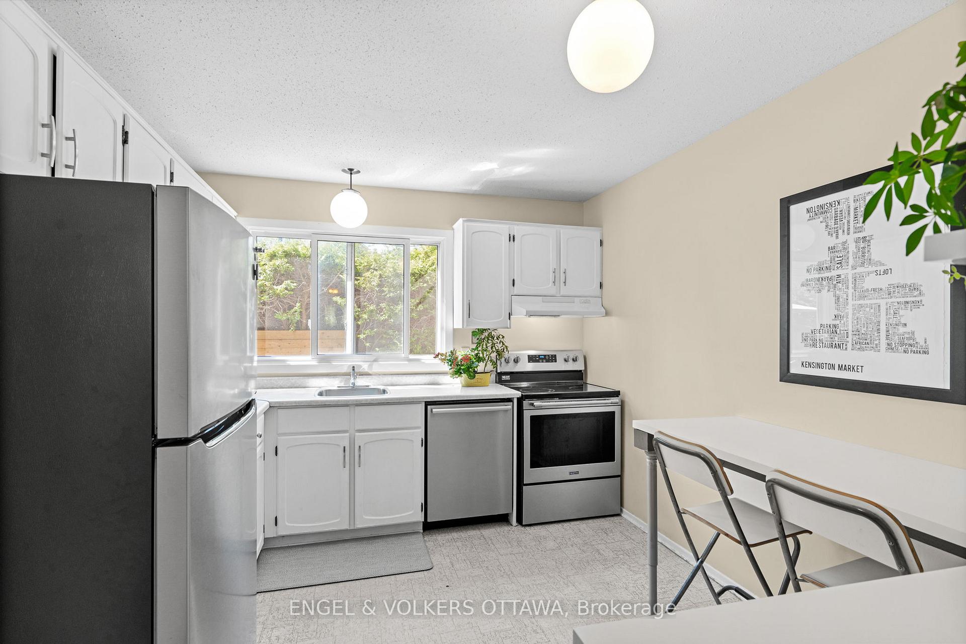 Photo 14 of 96 Craig Henry Drive, Ottawa, Craig Henry/Woodvale — HOMEH