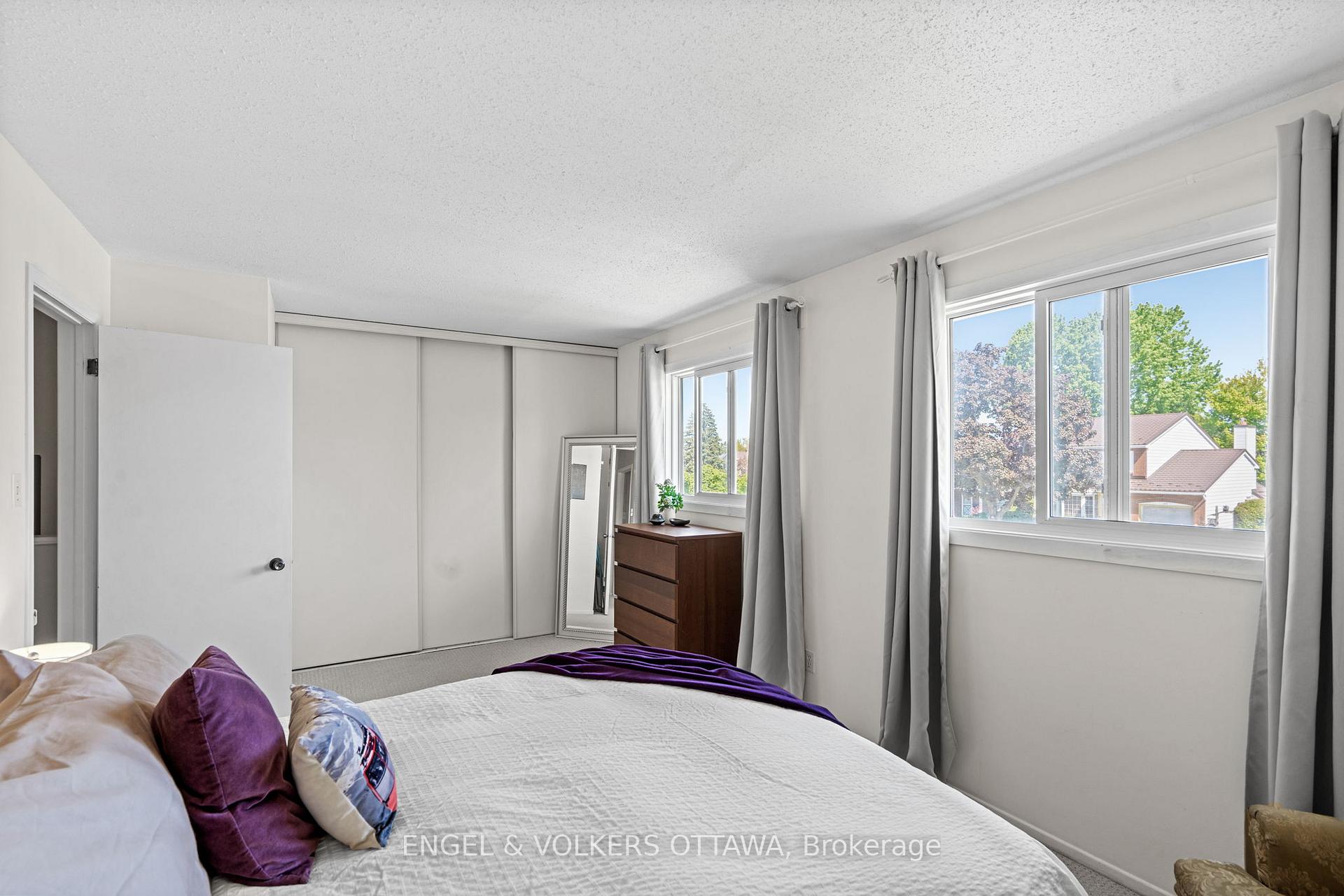 Photo 24 of 96 Craig Henry Drive, Ottawa, Craig Henry/Woodvale — HOMEH