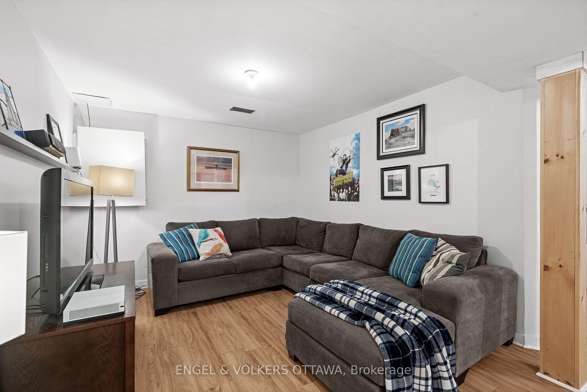 Photo 33 of 96 Craig Henry Drive, Ottawa, Craig Henry/Woodvale — HOMEH