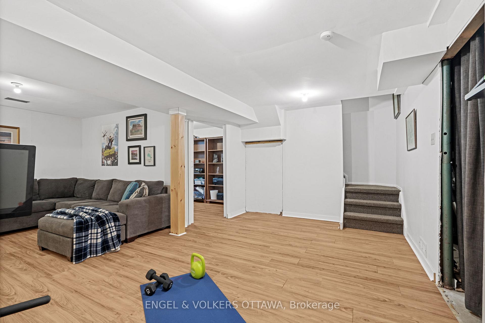Photo 35 of 96 Craig Henry Drive, Ottawa, Craig Henry/Woodvale — HOMEH