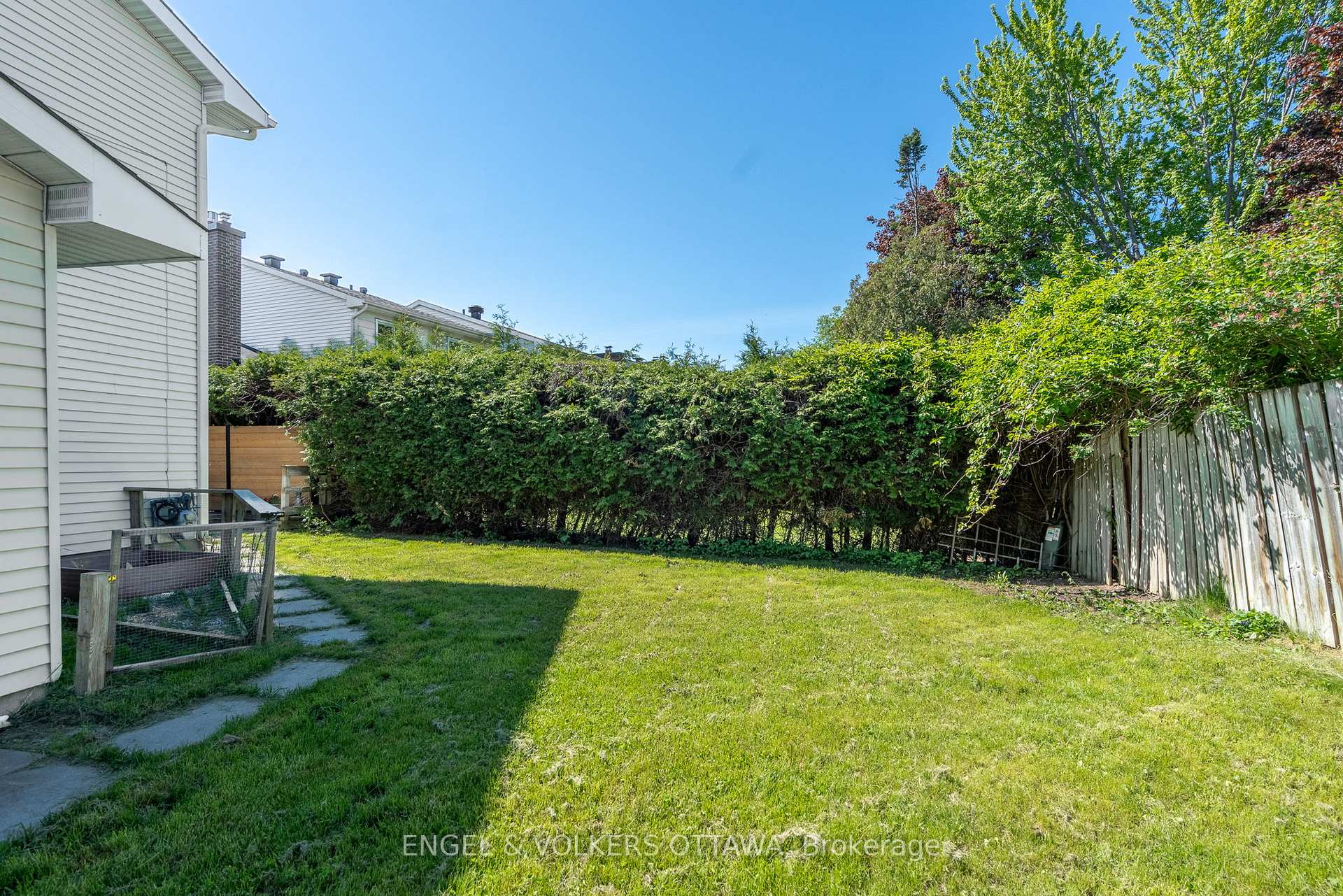 Photo 39 of 96 Craig Henry Drive, Ottawa, Craig Henry/Woodvale — HOMEH