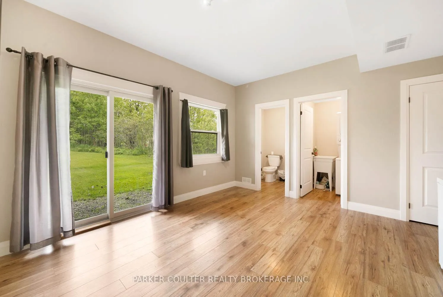 Photo 5 of 2616 Grand Tamarack Crescent, Severn, West Shore — HOMEH