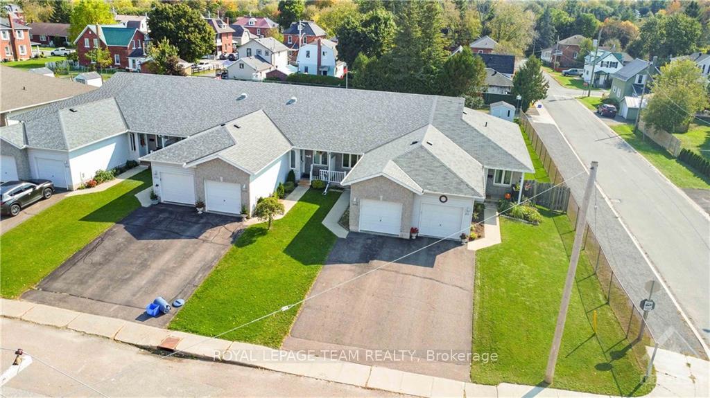 Photo 1 of 209 Renfrew Avenue W, Renfrew — HOMEH