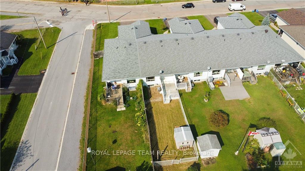 Photo 3 of 209 Renfrew Avenue W, Renfrew — HOMEH