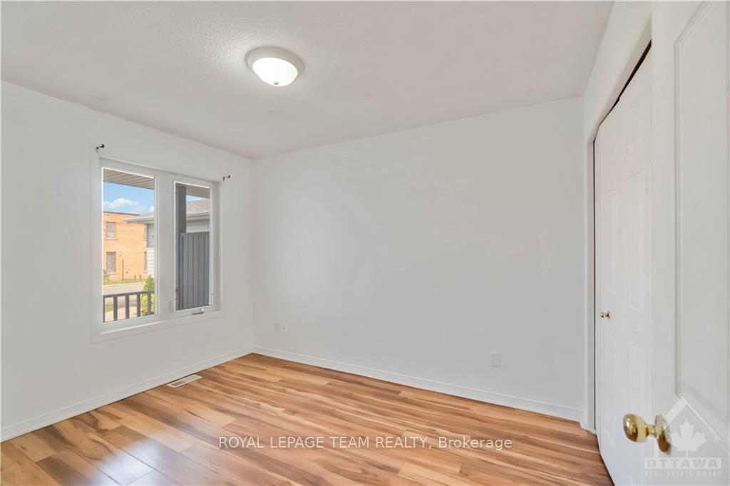 Photo 11 of 209 Renfrew Avenue W, Renfrew — HOMEH