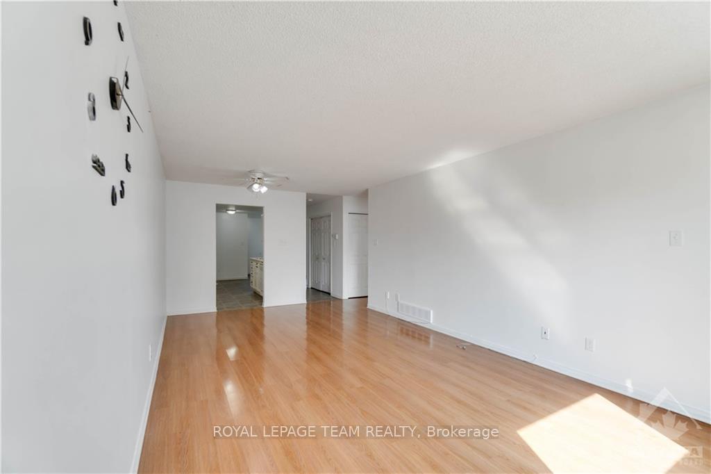 Photo 15 of 209 Renfrew Avenue W, Renfrew — HOMEH