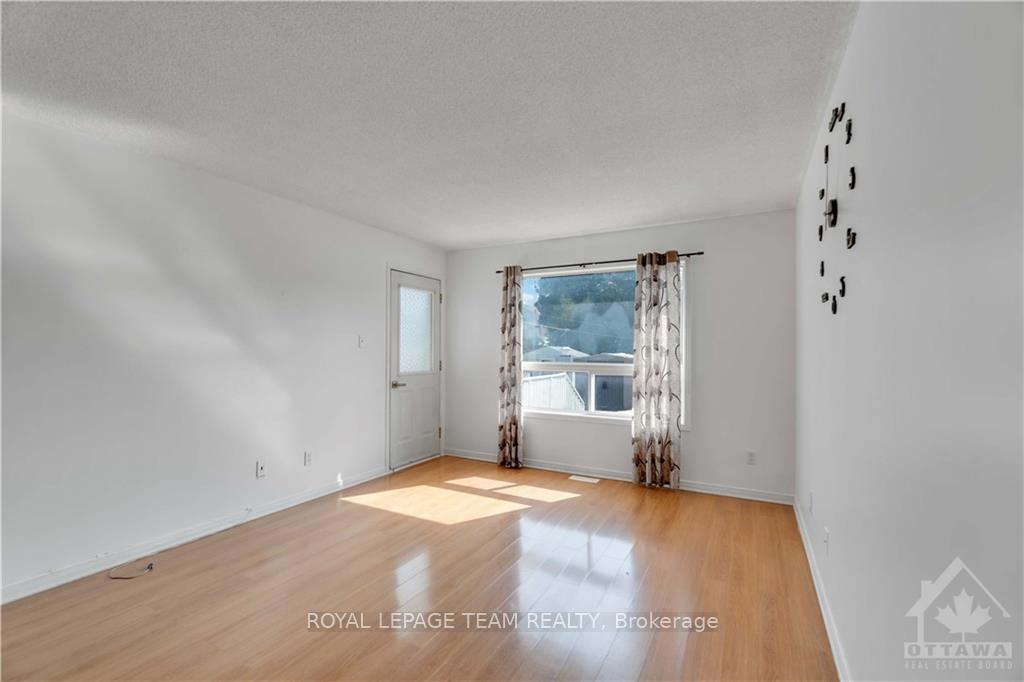 Photo 17 of 209 Renfrew Avenue W, Renfrew — HOMEH
