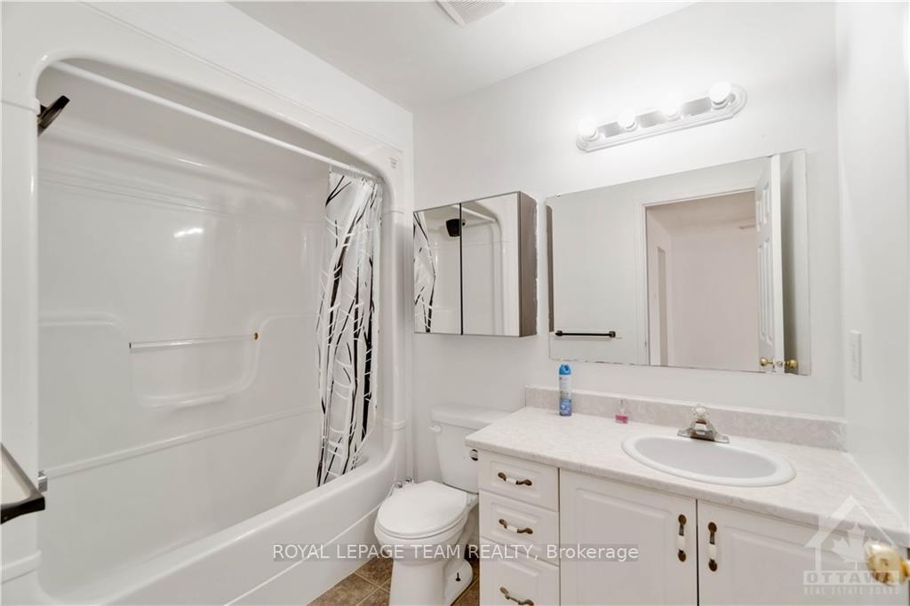 Photo 18 of 209 Renfrew Avenue W, Renfrew — HOMEH