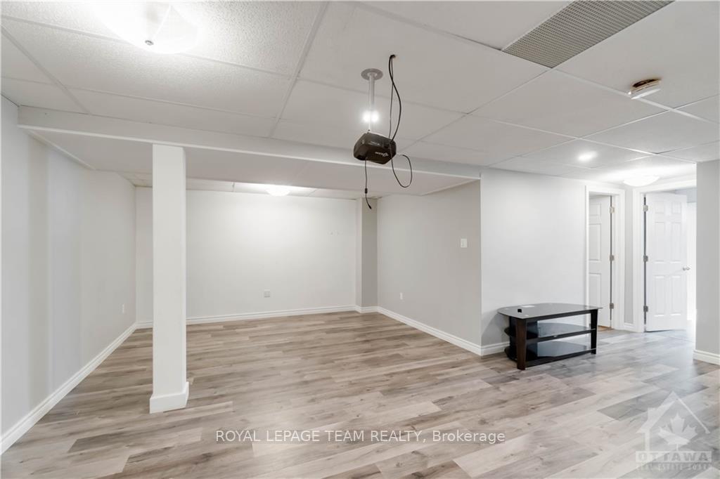 Photo 21 of 209 Renfrew Avenue W, Renfrew — HOMEH