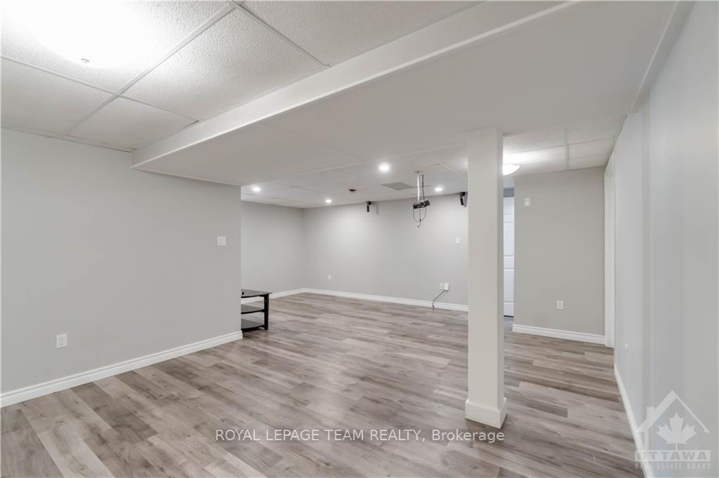 Photo 23 of 209 Renfrew Avenue W, Renfrew — HOMEH