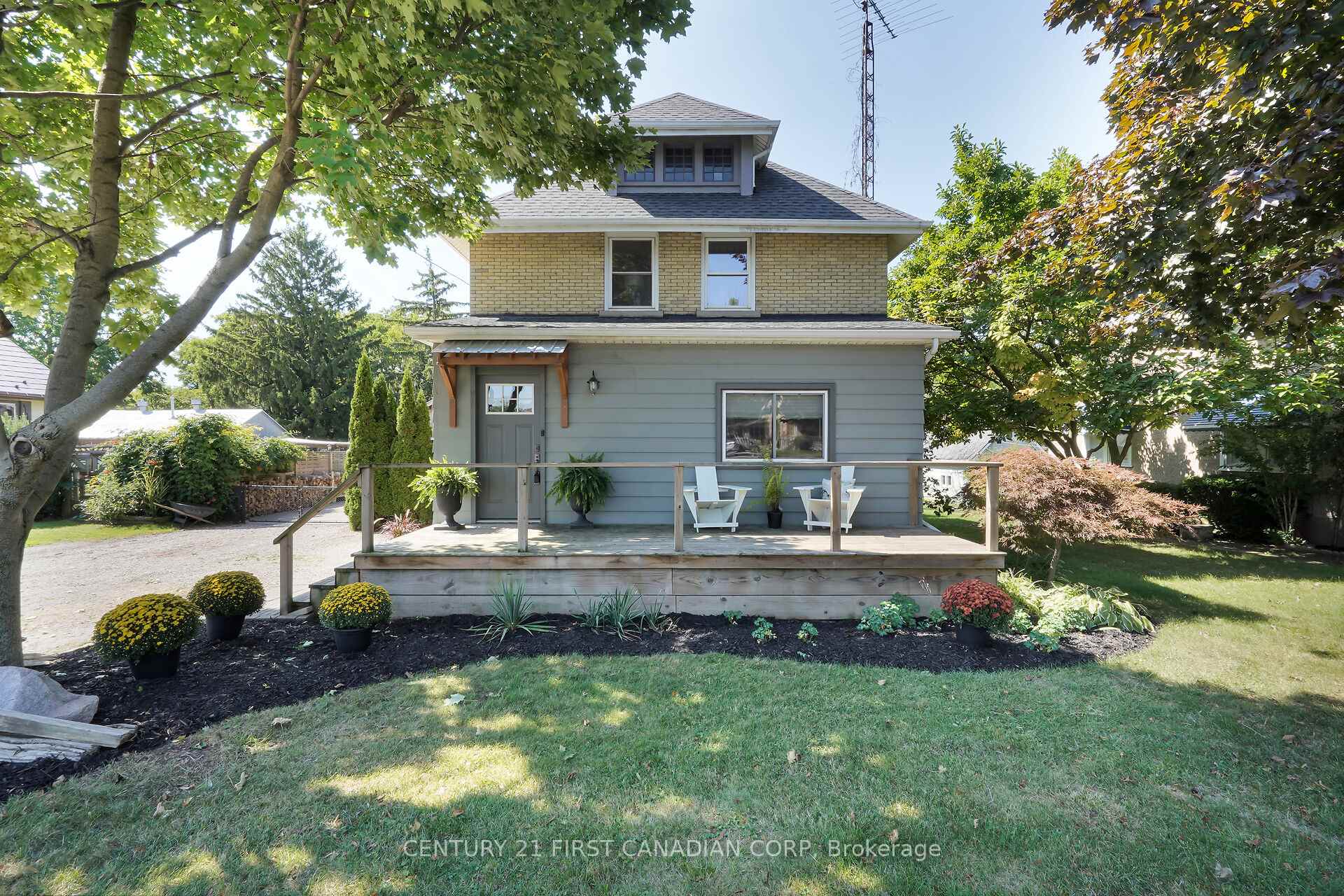 Front of 10719 Sunset Road