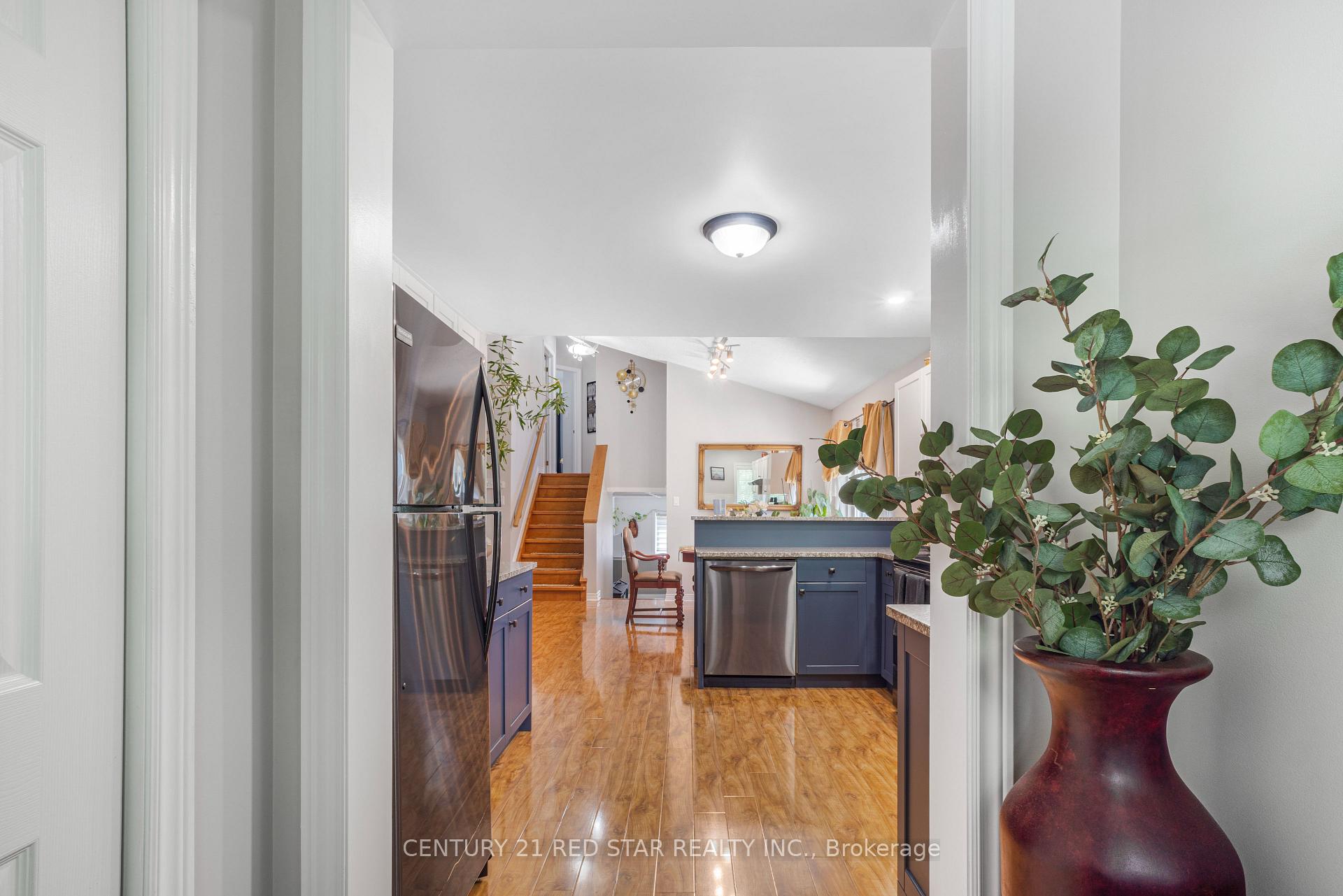 Photo 4 of 297 Berry Street, Shelburne — HOMEH