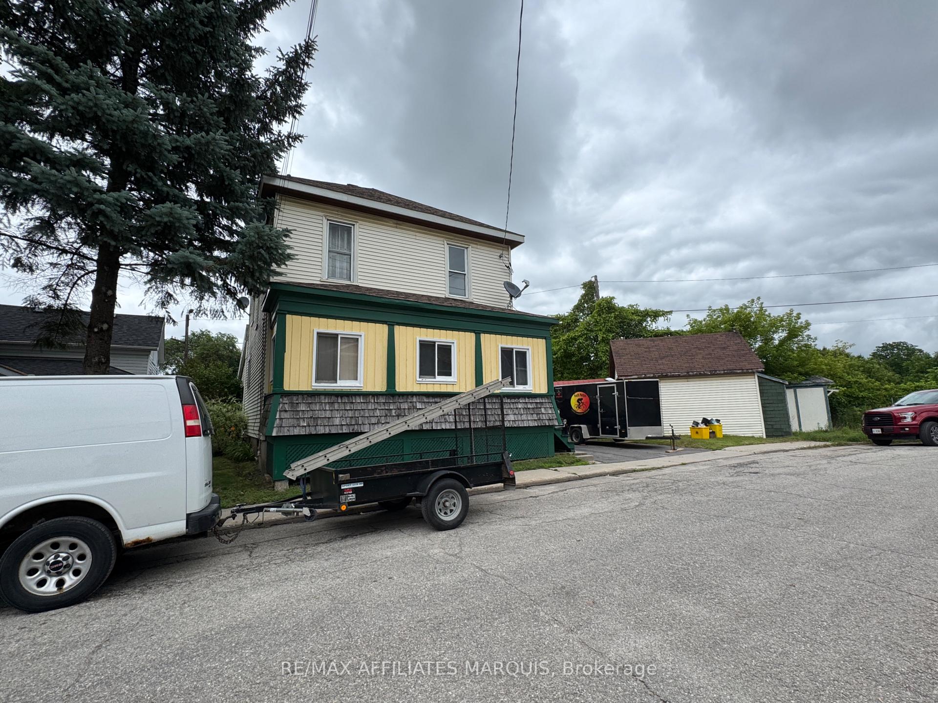 Photo 4 of 12 Helen Street, Smiths Falls — HOMEH