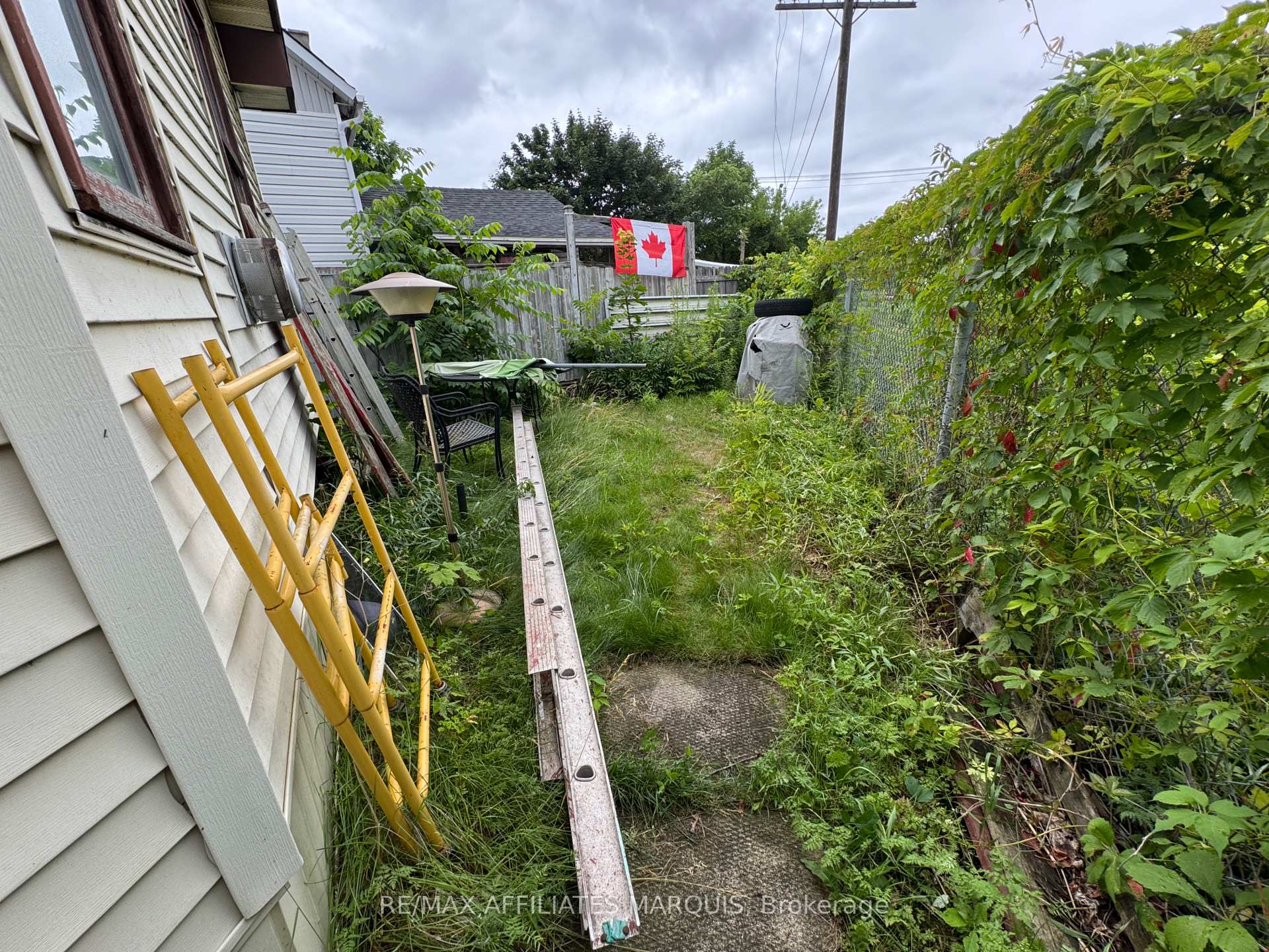 Photo 7 of 12 Helen Street, Smiths Falls — HOMEH