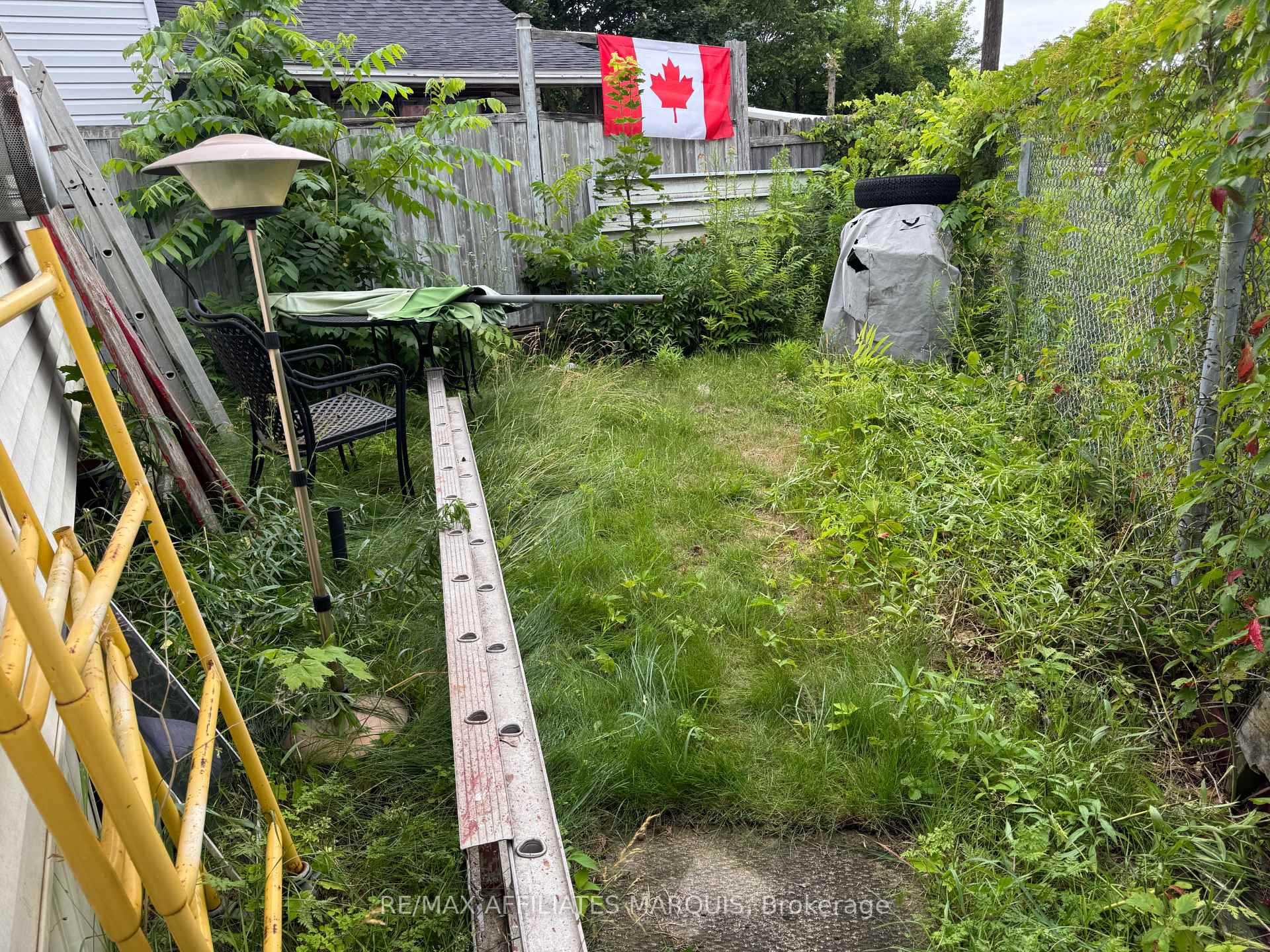 Photo 8 of 12 Helen Street, Smiths Falls — HOMEH