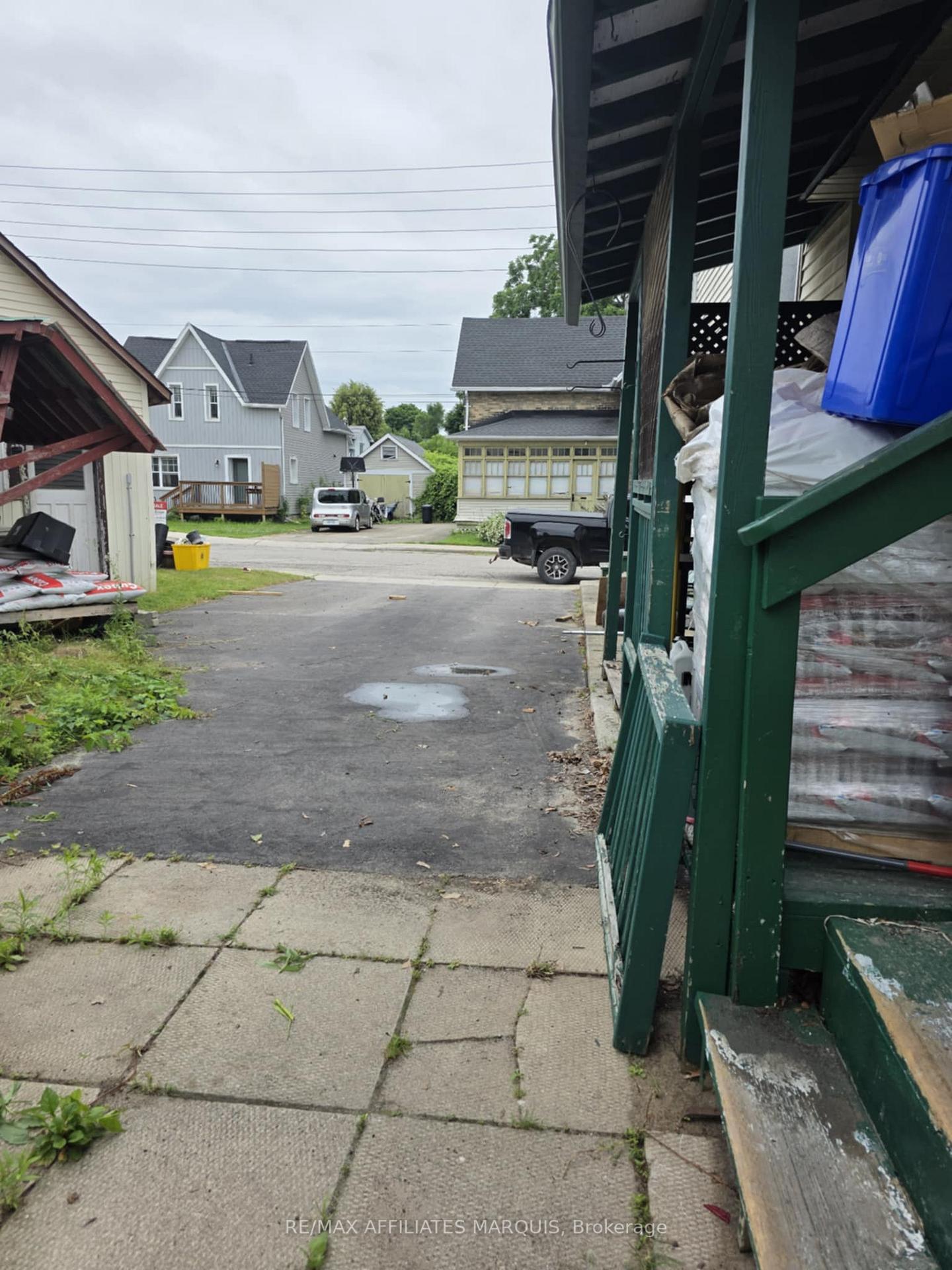 Photo 11 of 12 Helen Street, Smiths Falls — HOMEH