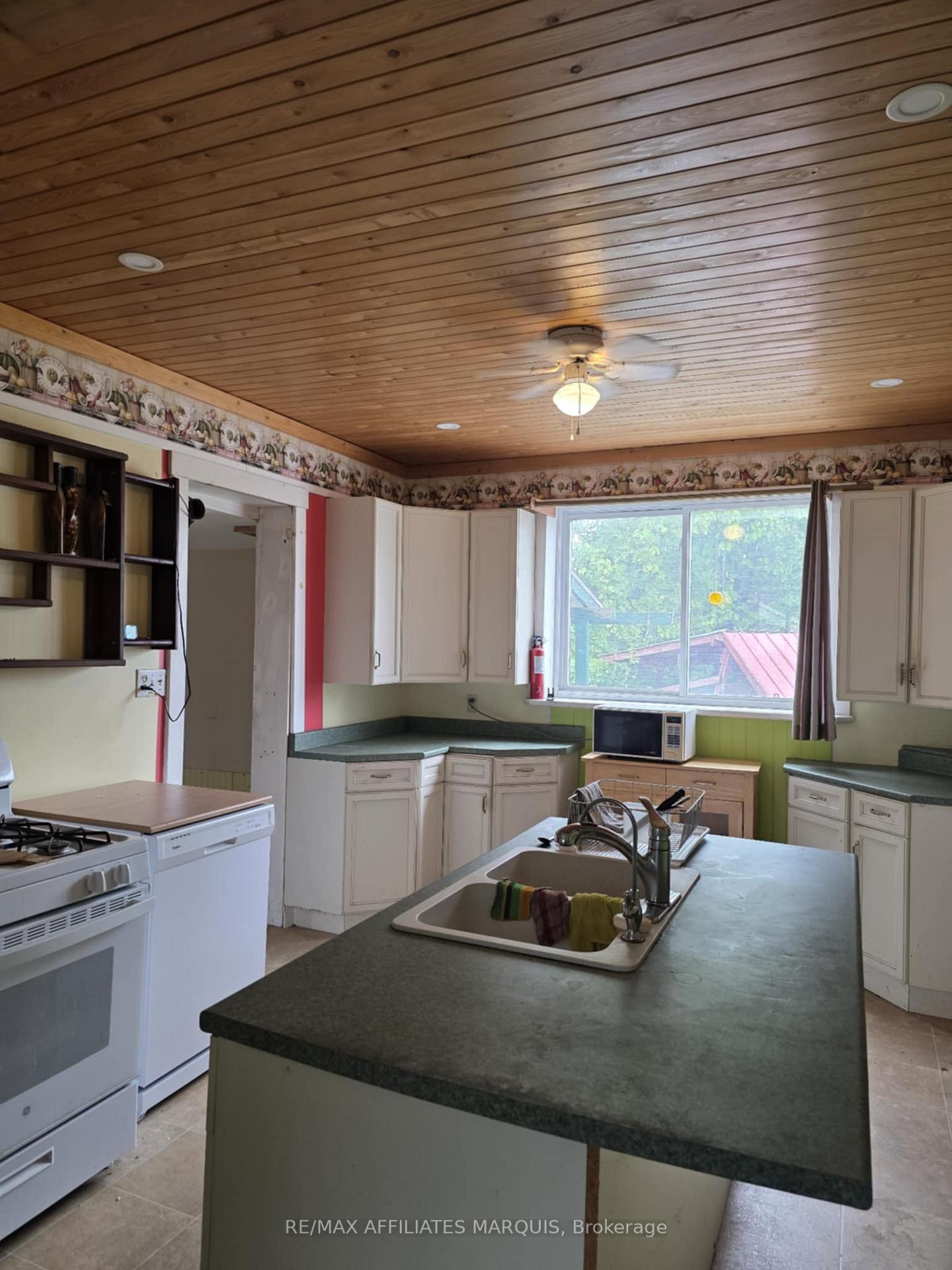 Photo 15 of 12 Helen Street, Smiths Falls — HOMEH