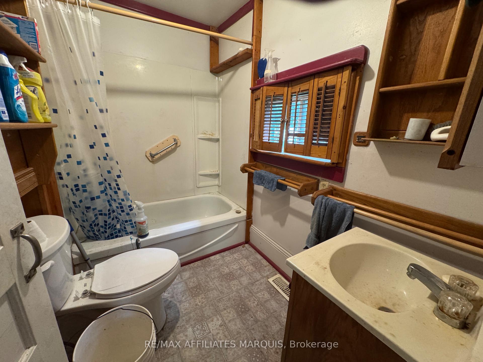 Photo 18 of 12 Helen Street, Smiths Falls — HOMEH