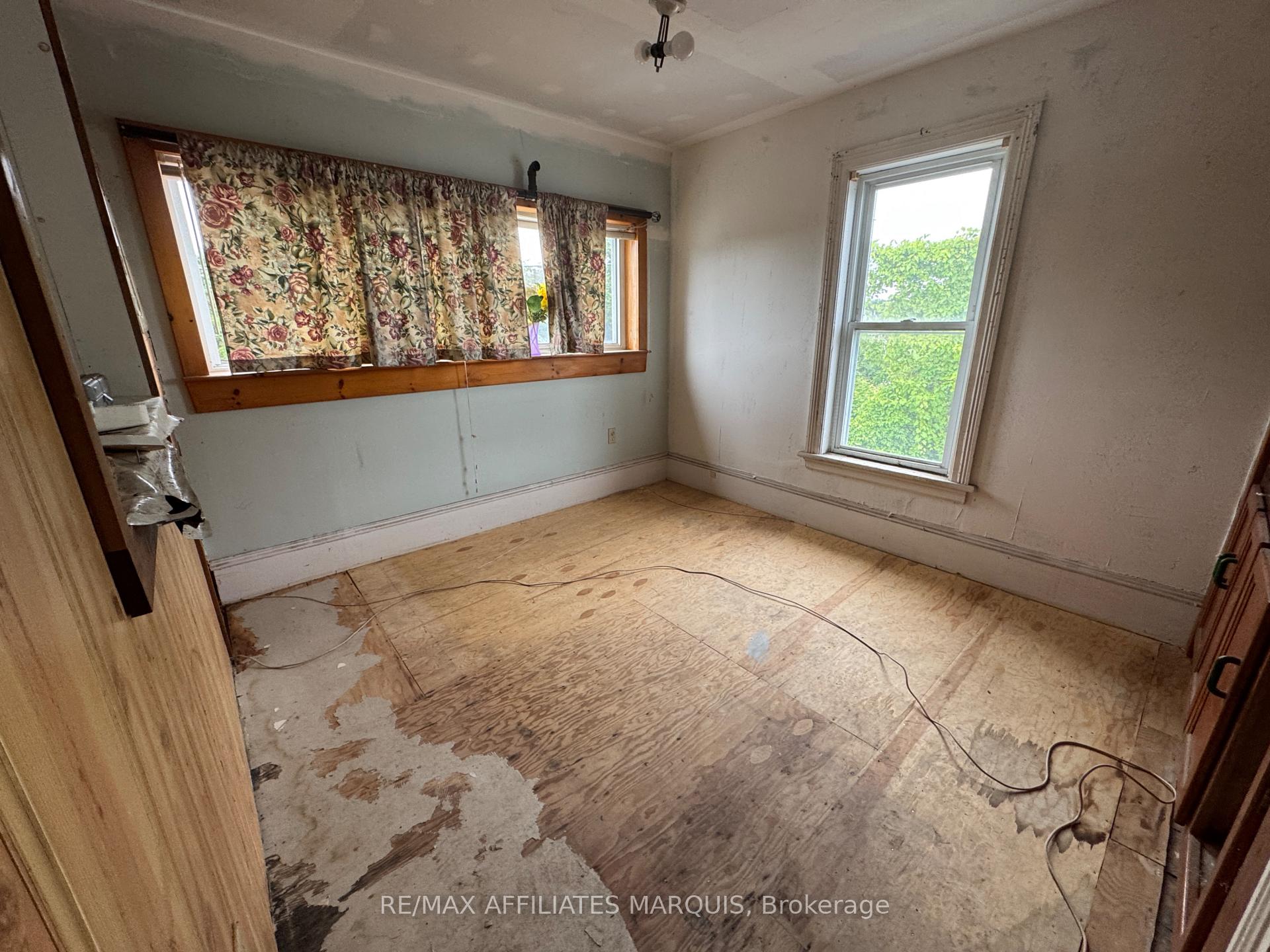 Photo 20 of 12 Helen Street, Smiths Falls — HOMEH