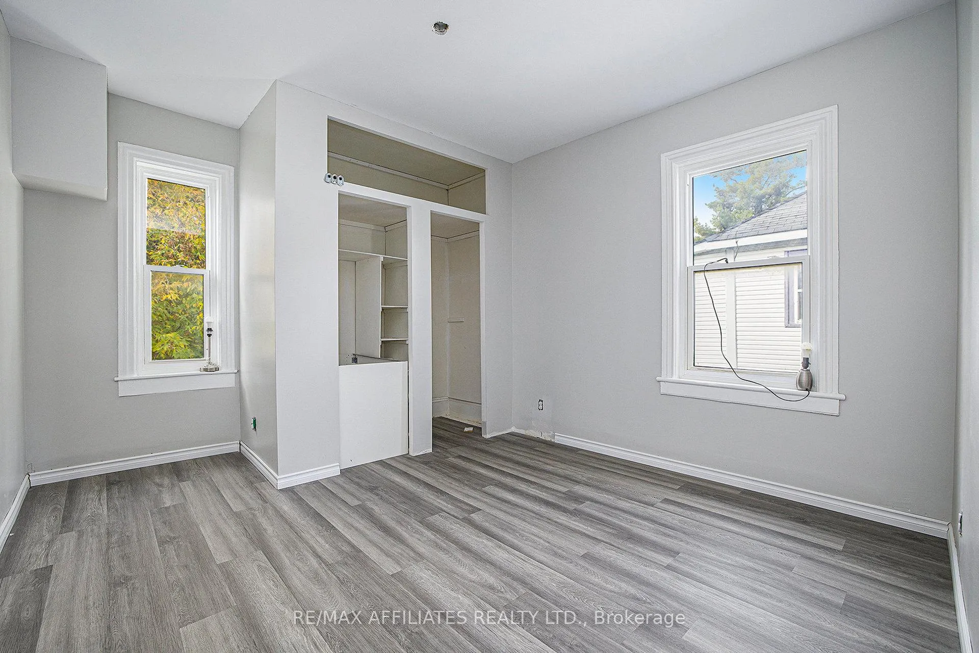 Photo 8 of 20 Montague Street, Smiths Falls — HOMEH