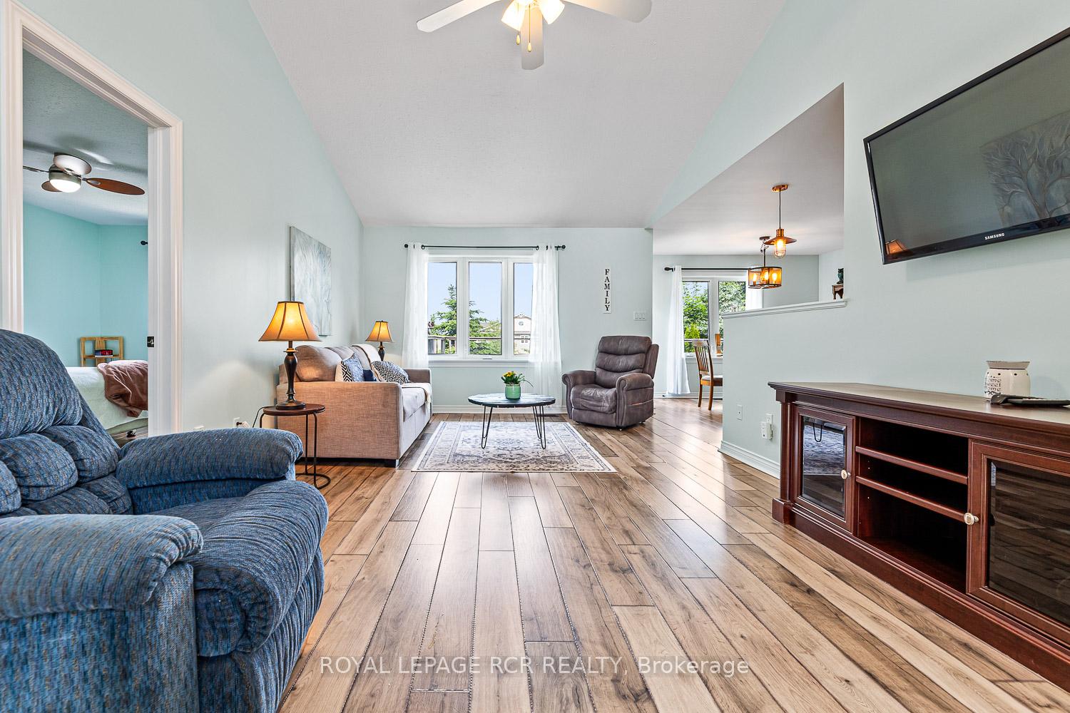 Photo 4 of 933 Greenwood Crescent, Shelburne — HOMEH