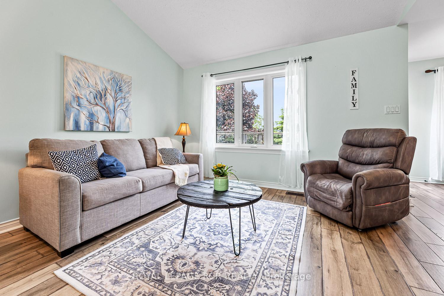 Photo 6 of 933 Greenwood Crescent, Shelburne — HOMEH