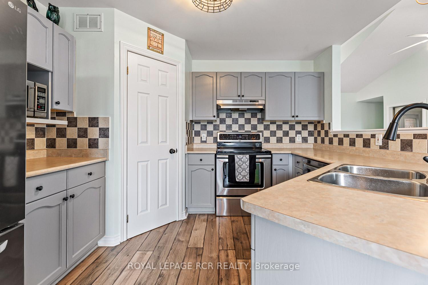 Photo 10 of 933 Greenwood Crescent, Shelburne — HOMEH