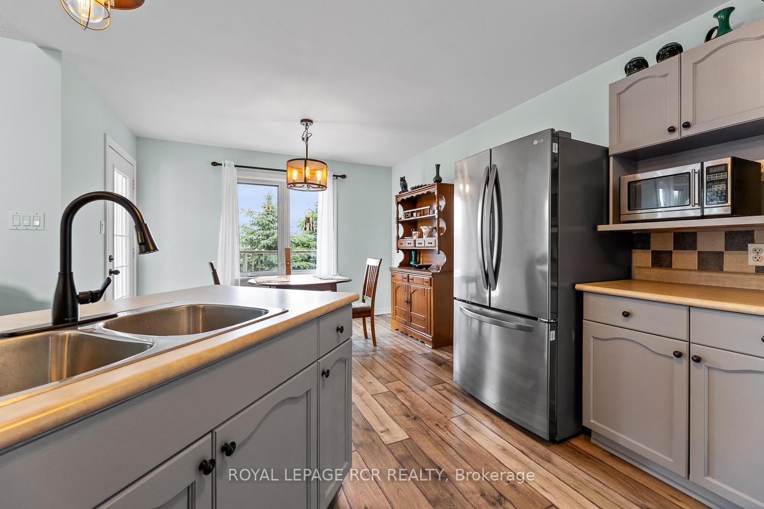 Photo 11 of 933 Greenwood Crescent, Shelburne — HOMEH