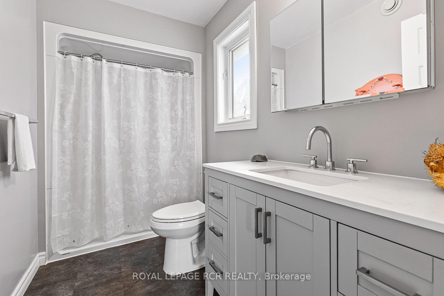 Photo 18 of 933 Greenwood Crescent, Shelburne — HOMEH