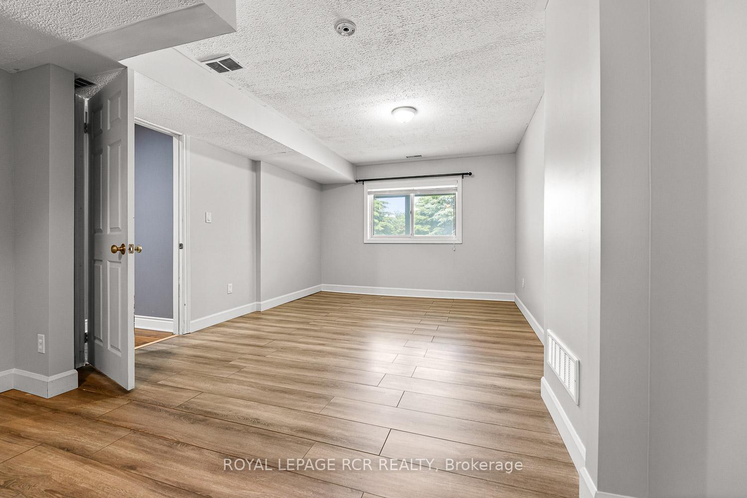 Photo 31 of 933 Greenwood Crescent, Shelburne — HOMEH