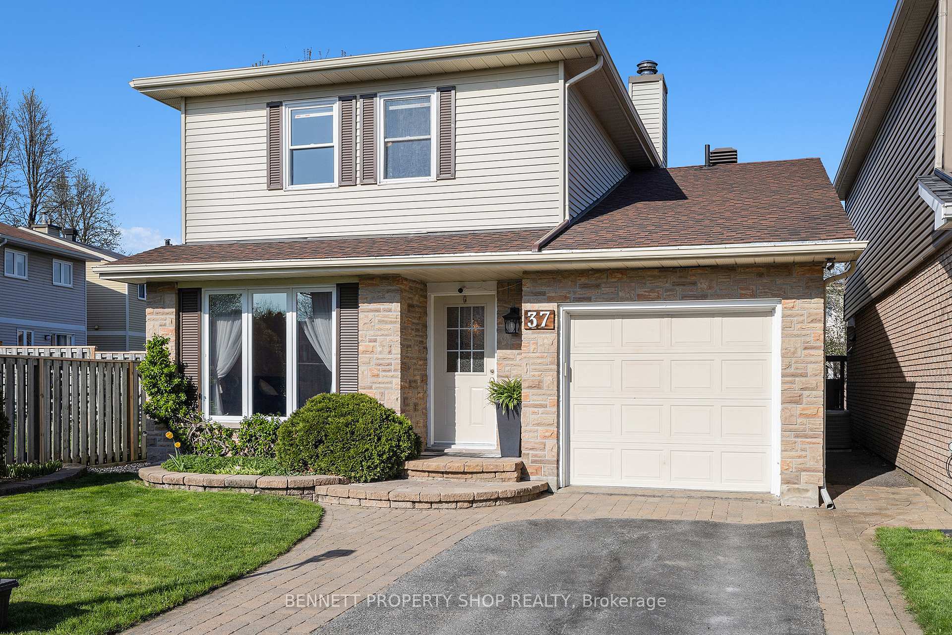 Photo 1 of 37 Ivylea Street, Ottawa, Craig Henry/Woodvale — HOMEH
