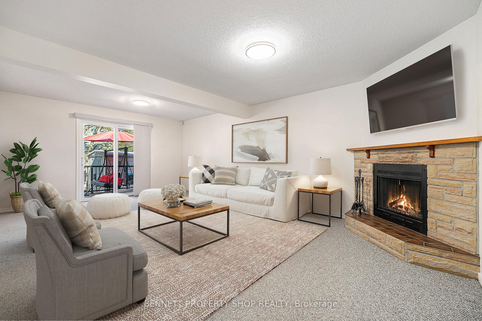 Photo 4 of 37 Ivylea Street, Ottawa, Craig Henry/Woodvale — HOMEH
