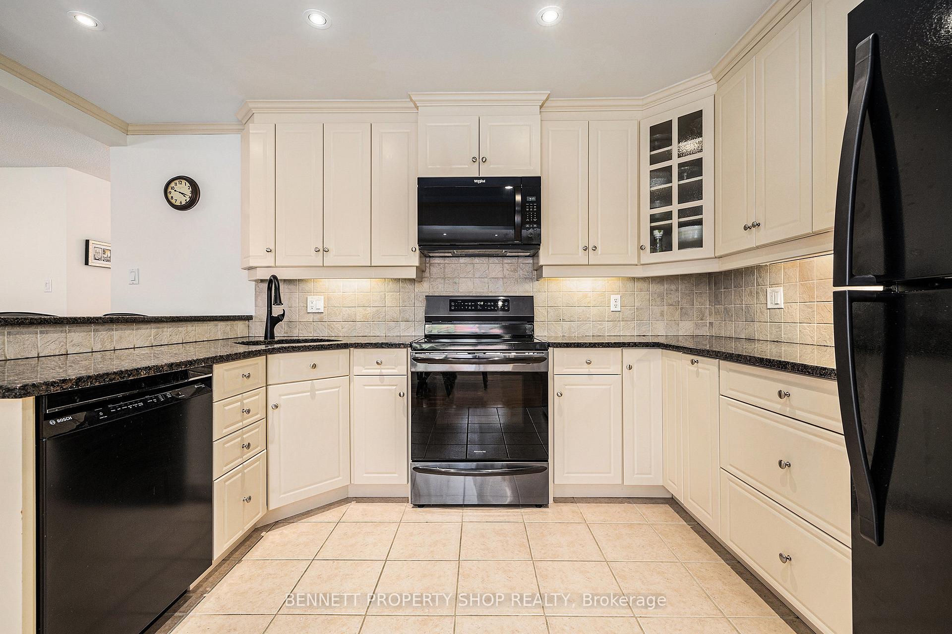Photo 10 of 37 Ivylea Street, Ottawa, Craig Henry/Woodvale — HOMEH
