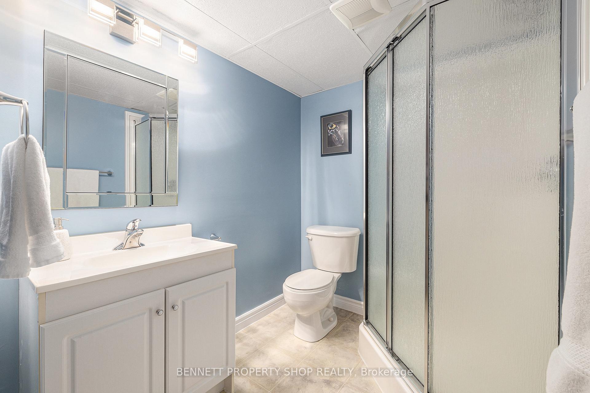 Photo 18 of 37 Ivylea Street, Ottawa, Craig Henry/Woodvale — HOMEH
