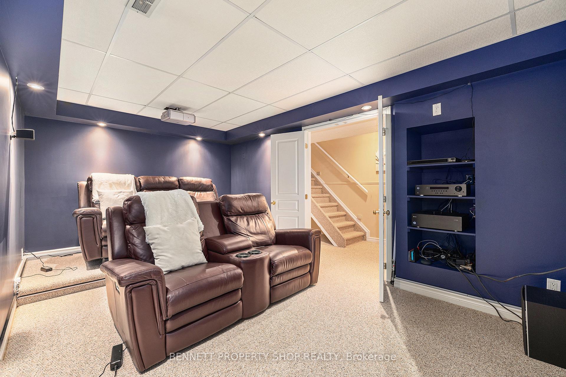 Photo 19 of 37 Ivylea Street, Ottawa, Craig Henry/Woodvale — HOMEH