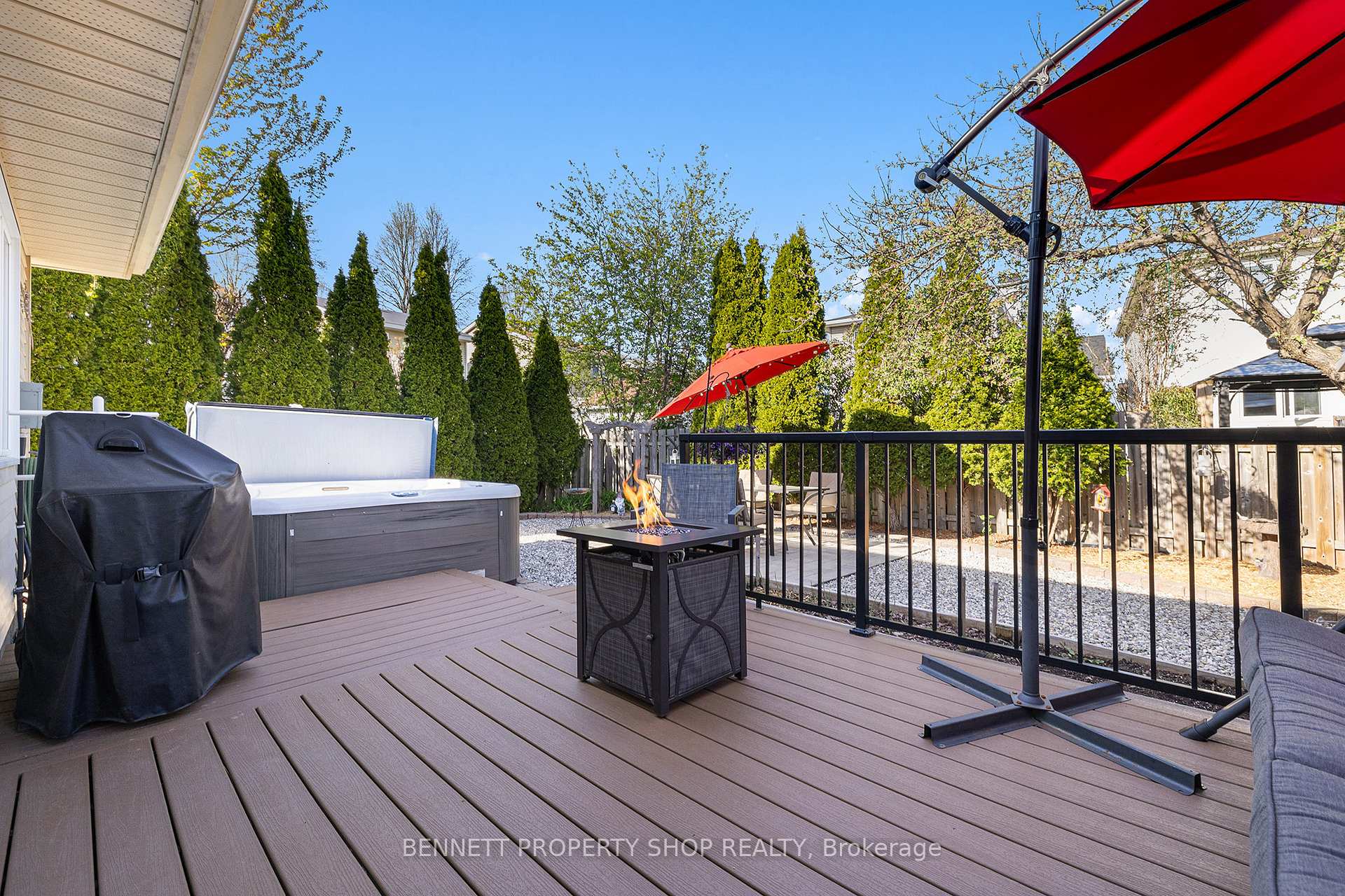 Photo 21 of 37 Ivylea Street, Ottawa, Craig Henry/Woodvale — HOMEH