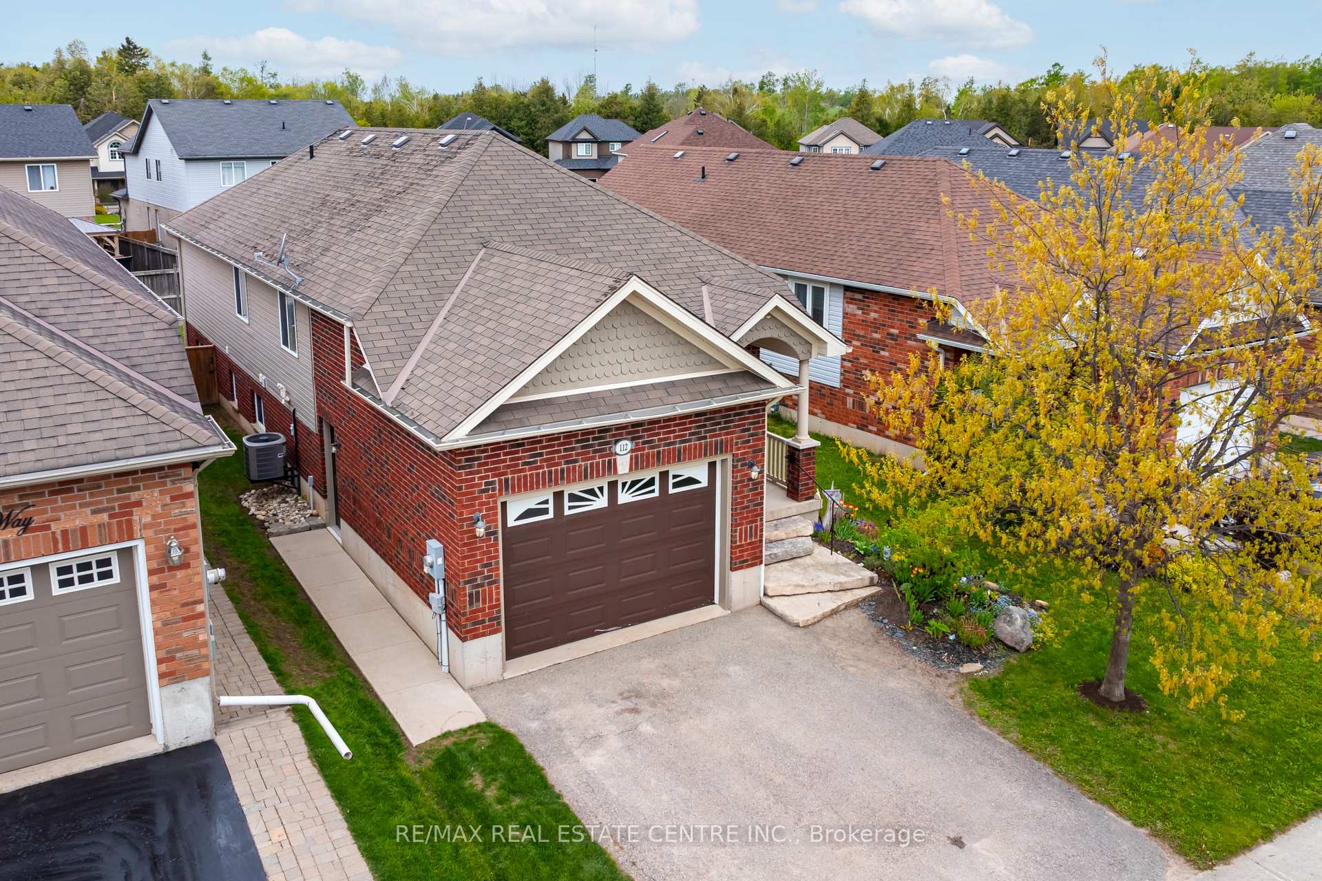 Photo 3 of 112 Fleming Way, Shelburne — HOMEH