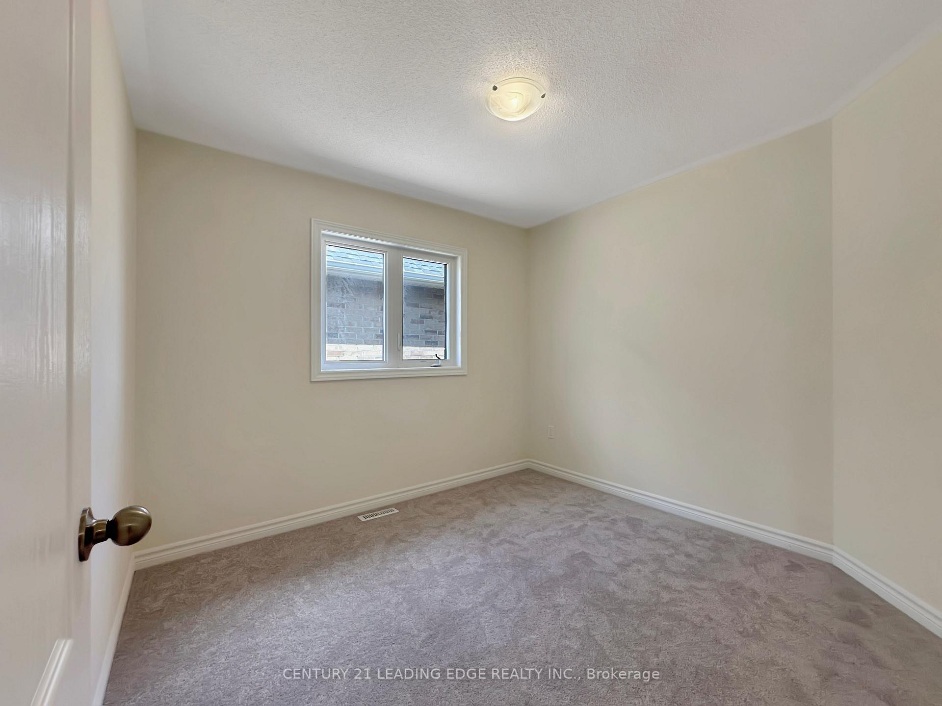 Photo 17 of 132 Robin Trail, Scugog, Port Perry — HOMEH