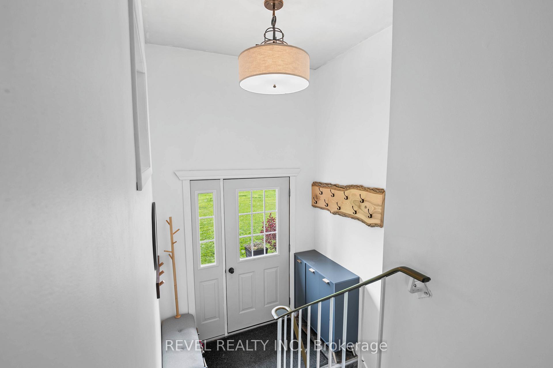 Photo 8 of 108 Jane Street, Shelburne — HOMEH