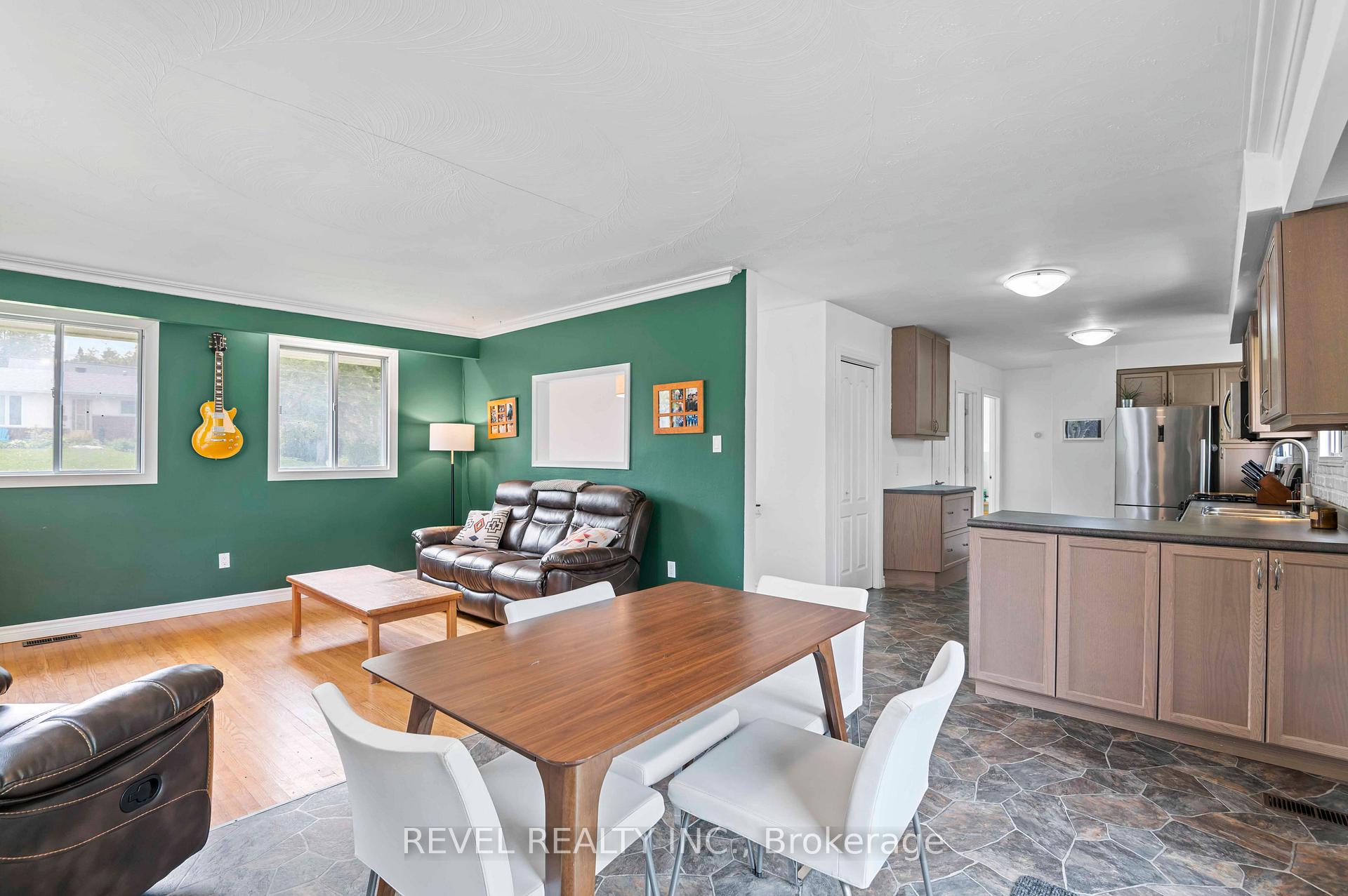 Photo 15 of 108 Jane Street, Shelburne — HOMEH