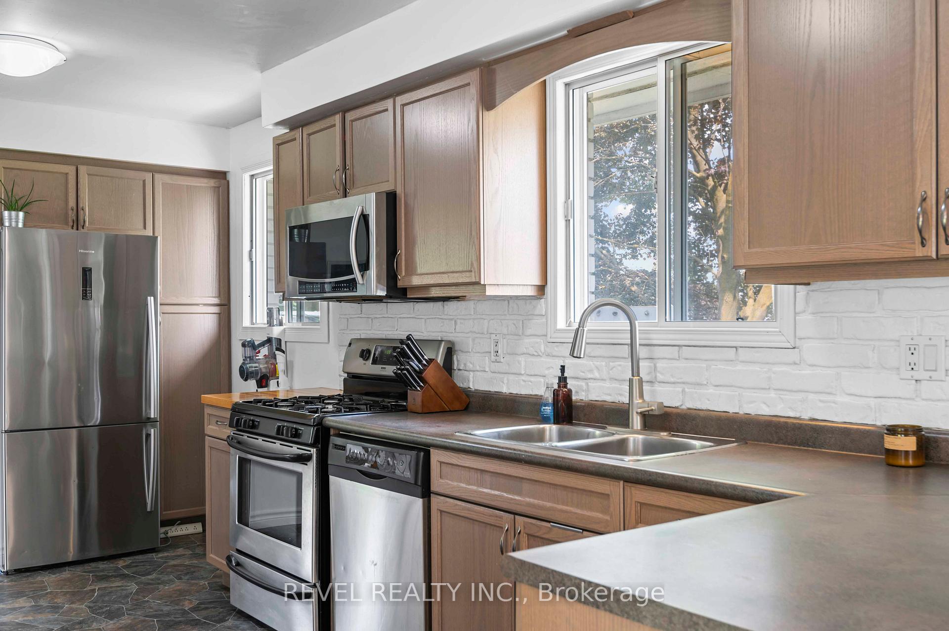 Photo 16 of 108 Jane Street, Shelburne — HOMEH
