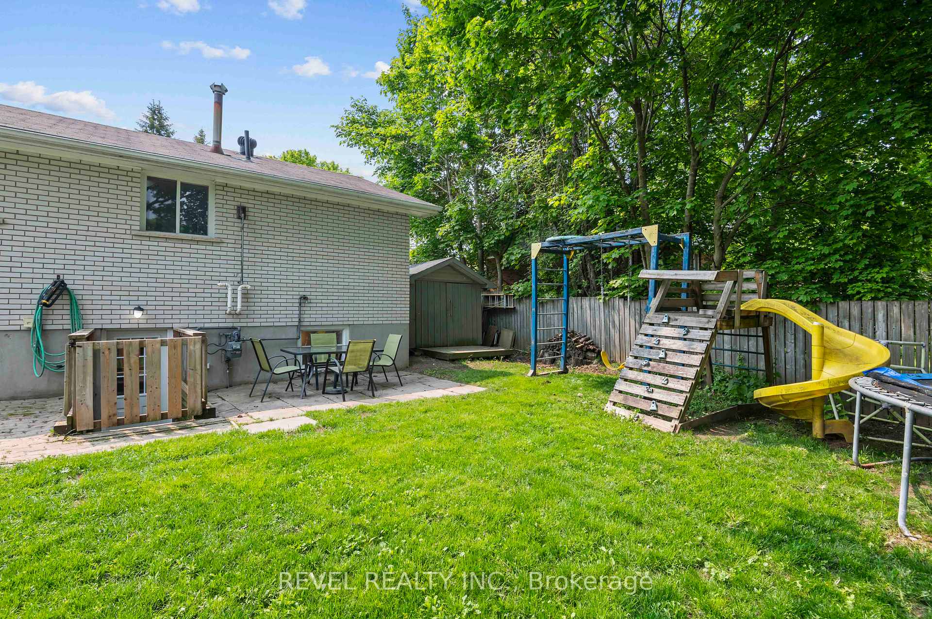 Photo 46 of 108 Jane Street, Shelburne — HOMEH