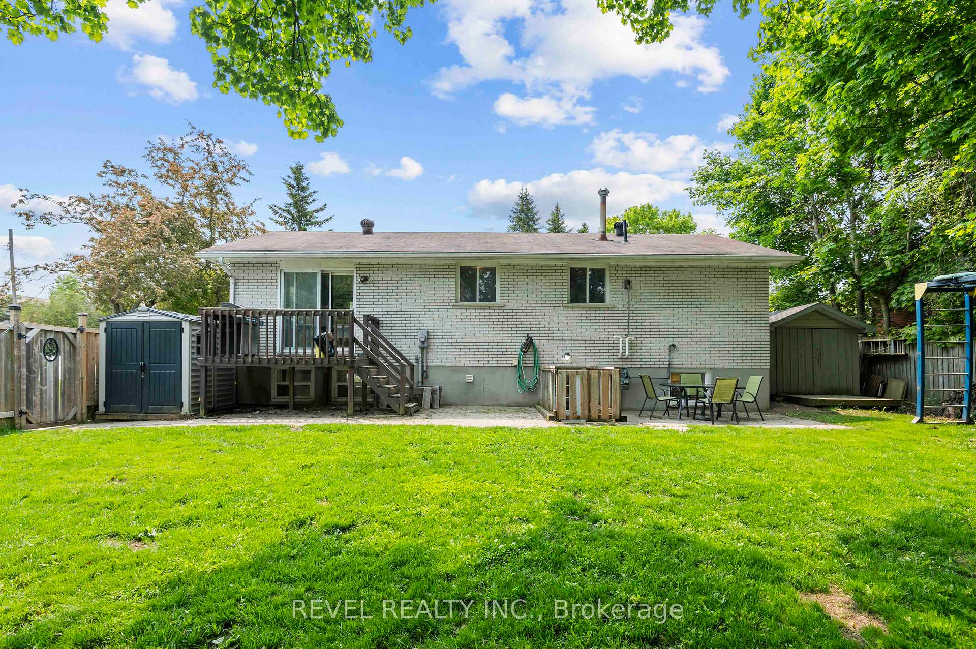 Photo 49 of 108 Jane Street, Shelburne — HOMEH