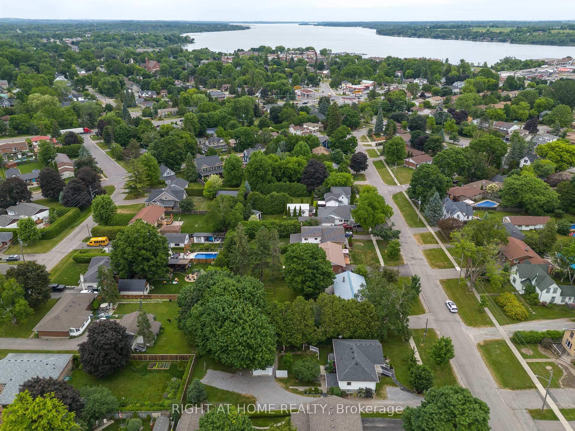 Photo 3 of 100 Union Avenue, Scugog, Port Perry — HOMEH