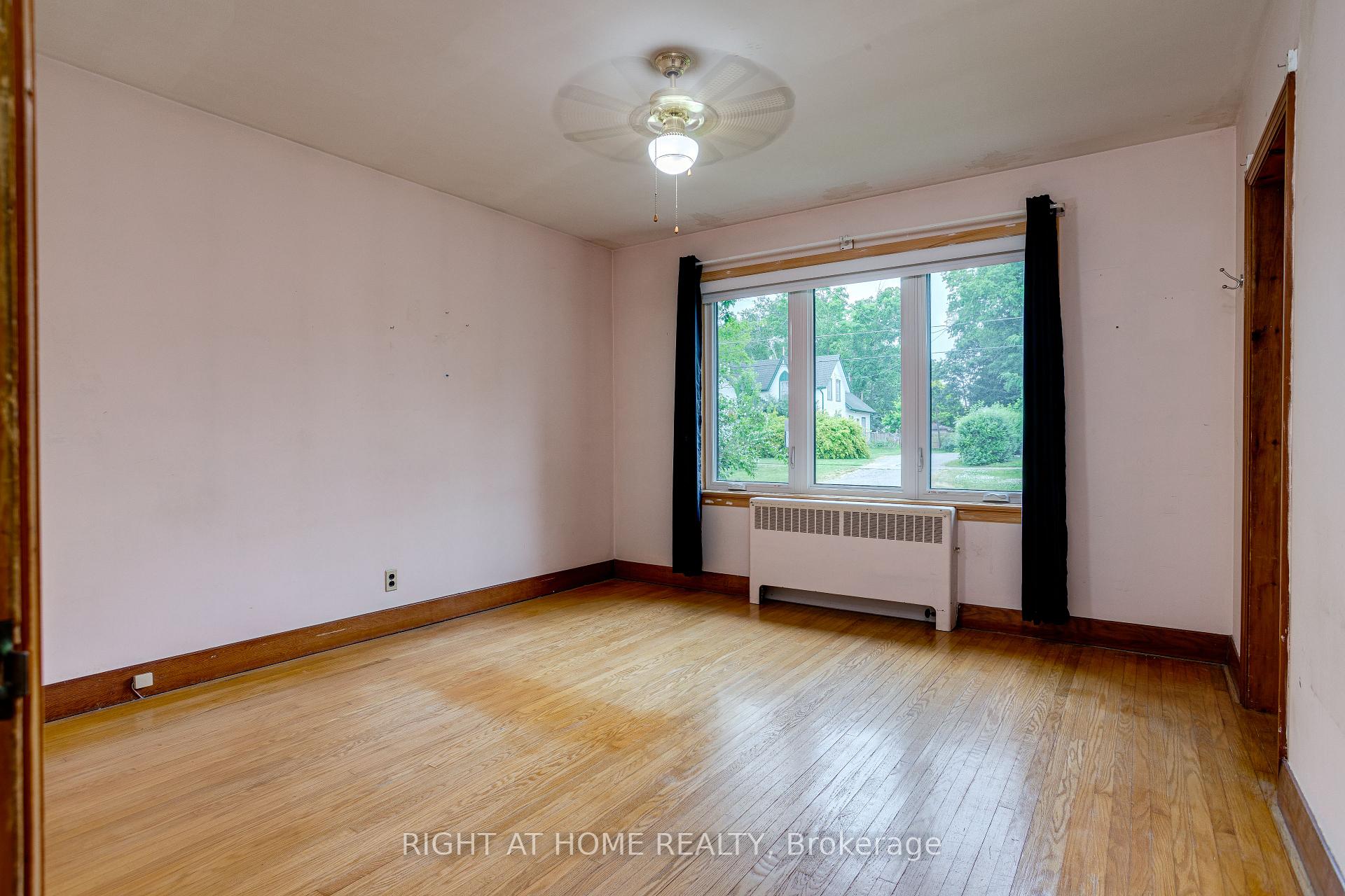 Photo 11 of 100 Union Avenue, Scugog, Port Perry — HOMEH