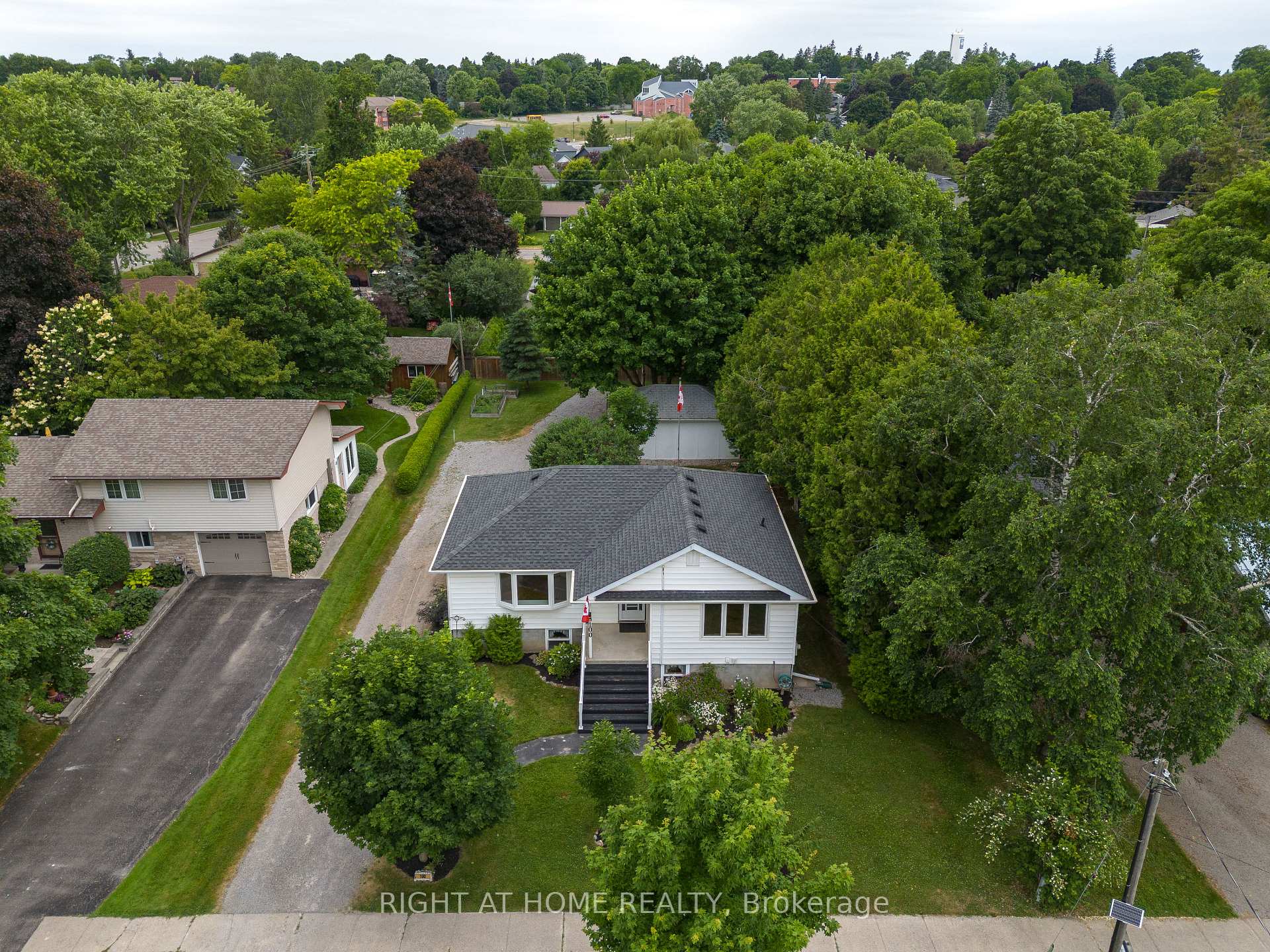 Photo 26 of 100 Union Avenue, Scugog, Port Perry — HOMEH