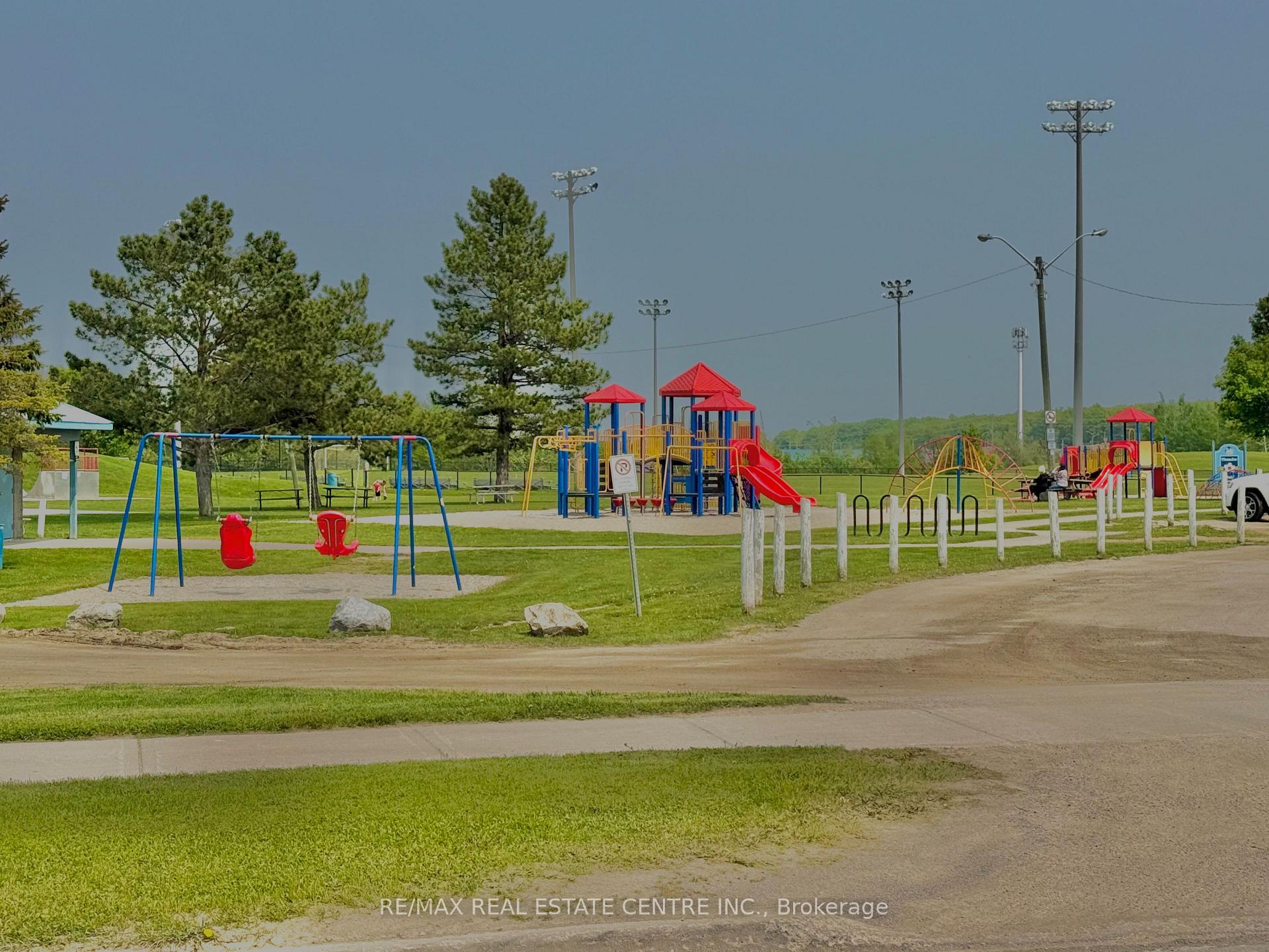 Photo 11 of 329 Rintoul Crescent, Shelburne — HOMEH