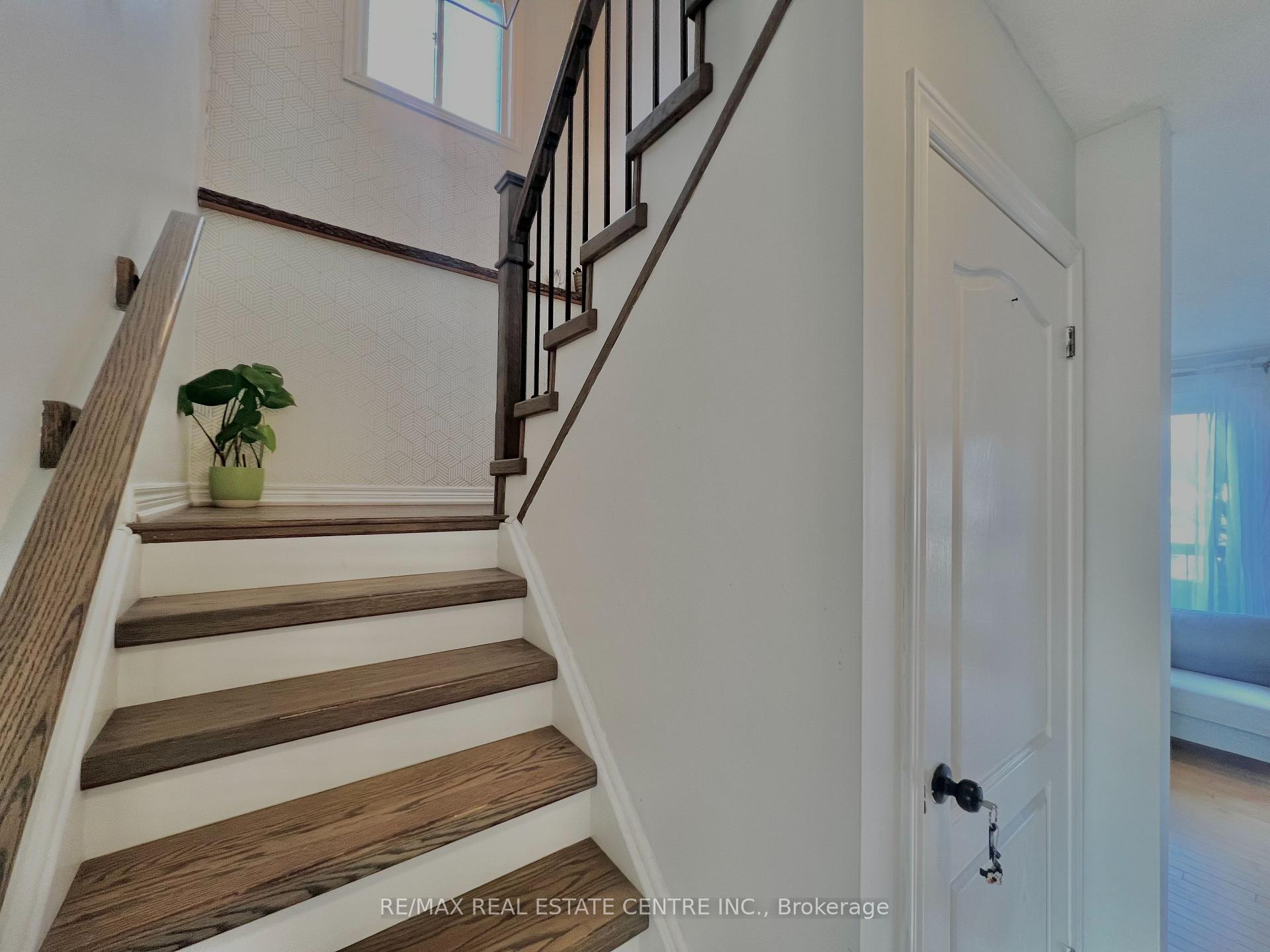 Photo 24 of 329 Rintoul Crescent, Shelburne — HOMEH